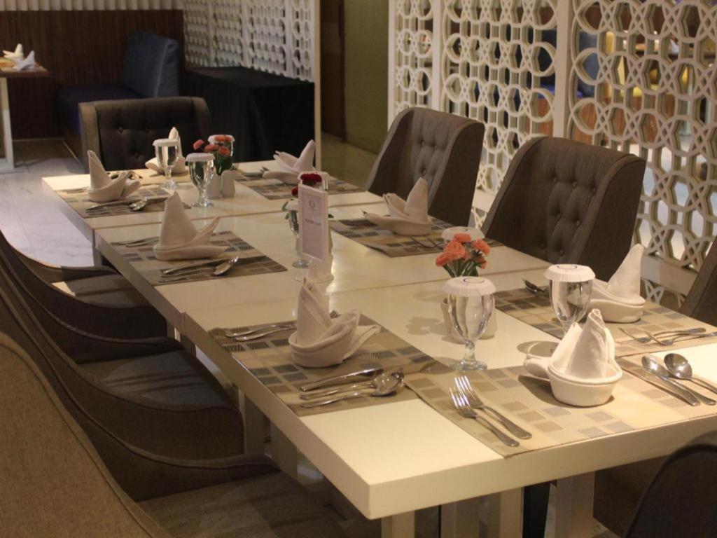 בנג'ארמאסין G'Sign Hotel Banjarmasin מראה חיצוני תמונה