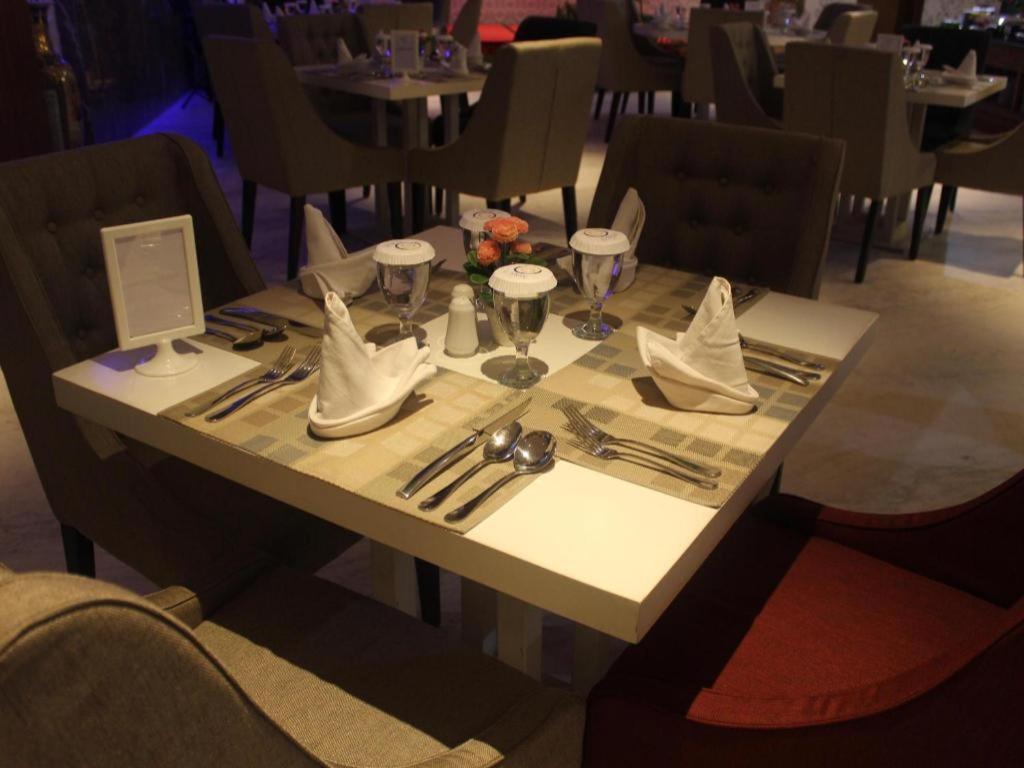 בנג'ארמאסין G'Sign Hotel Banjarmasin מראה חיצוני תמונה