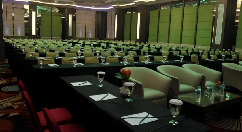 בנג'ארמאסין G'Sign Hotel Banjarmasin מראה חיצוני תמונה